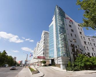 جامبو هوتل - تشيسيناو - مبنى