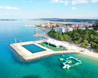 Hotel Adriatic - Biograd na Moru - Pláž