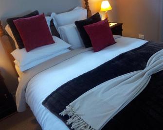 Leafield Cottages - Dixons Creek - Bedroom