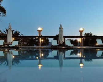 Lagada Beach Hotel - Adamantas - Pool