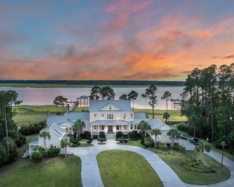 Luxury Waterfront Estate Near Hilton Head Island! - Okatie - Building
