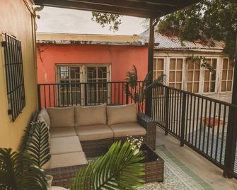 Maison Rouge - Room 4 - Christiansted - Balcón