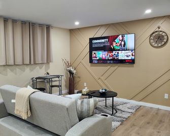Paradise in the Meadows - Saskatoon - Wohnzimmer