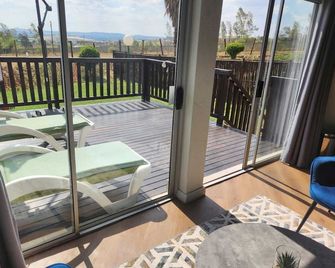 Shumba Valley Lodge - Lanseria - Balkón