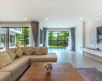 One of Phukets Best Villas V212 - Si Sunthon - Living room