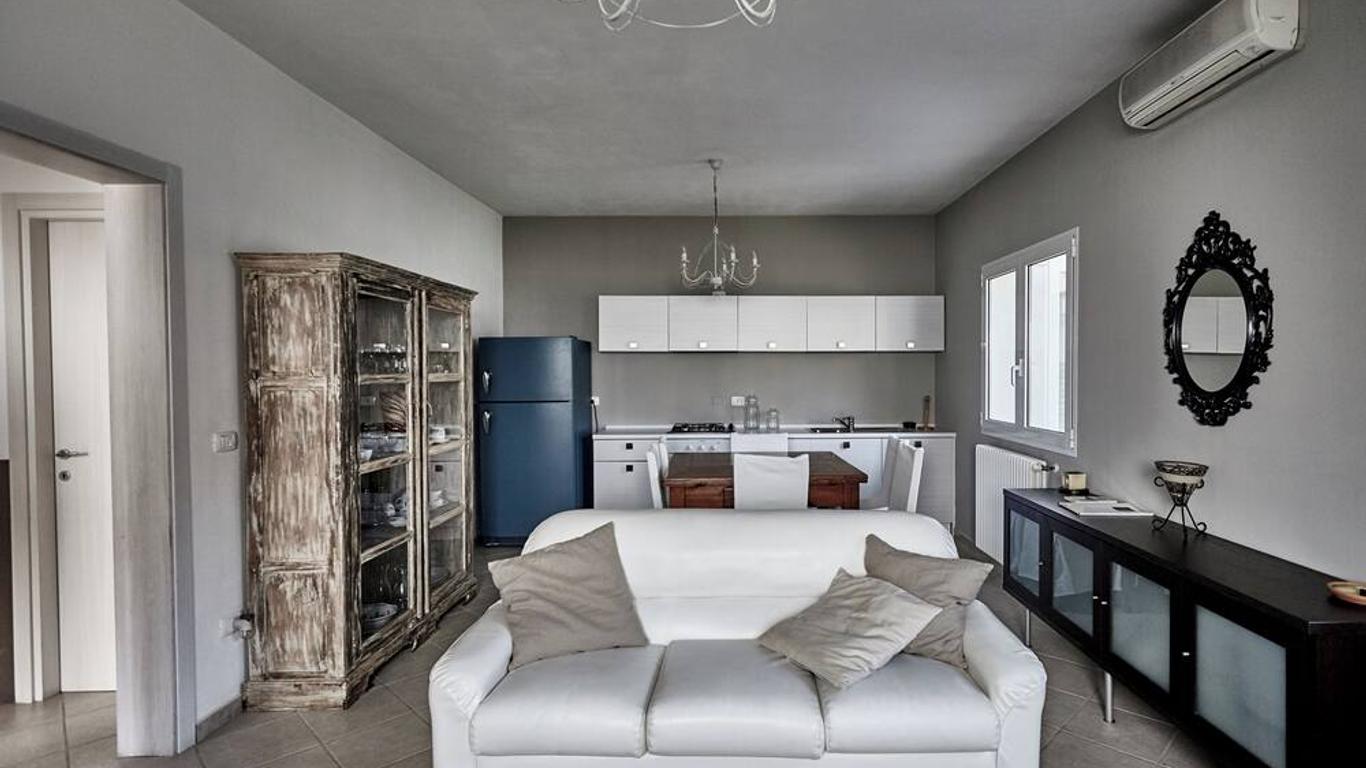 Rouge Hotel International