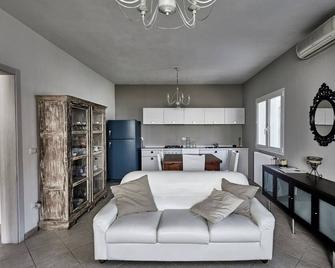 Rouge Hotel International - מילאנו מריטימה - סלון