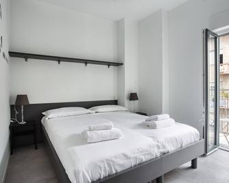 Sleek City Abode in Via Monte S Genesio Milan - Milano - Camera da letto