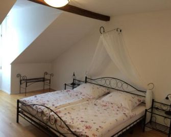 Hotel und Restaurant Zum Löwen - Gelnhausen - Schlafzimmer