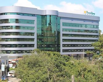 Crown Legacy Hotel - Baguio - Building