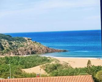 Splendida Posizione A 2 Minuti Dalla Spiaggia Albe E Tramonti Da Sogno - Tresnuraghes - Playa