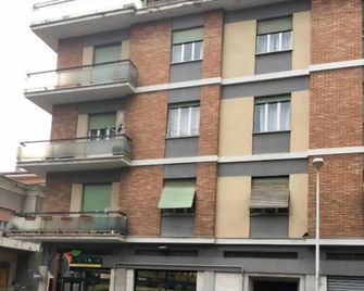 Alloggio Urbano - Stazione - Terni - Building