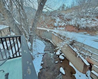 Pikes Peak Inn - Manitou Springs