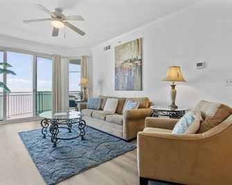 Dolphin View Condo @ Legacy Towers Gulfport - Gulfport - Living room