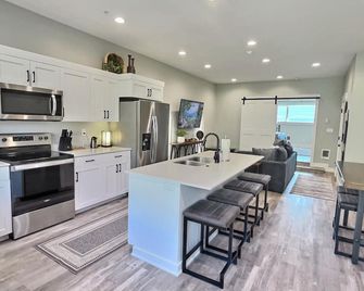 Rainey Creek Retreat - Swan Valley - Kitchen