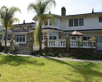 Luxurious Guesthouse Cottage in Saratoga- Upscale area. - Saratoga - Building