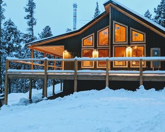 Modern Cabin on 41 Private Acres of Spruce and Pine Forest - Fairplay - Edificio