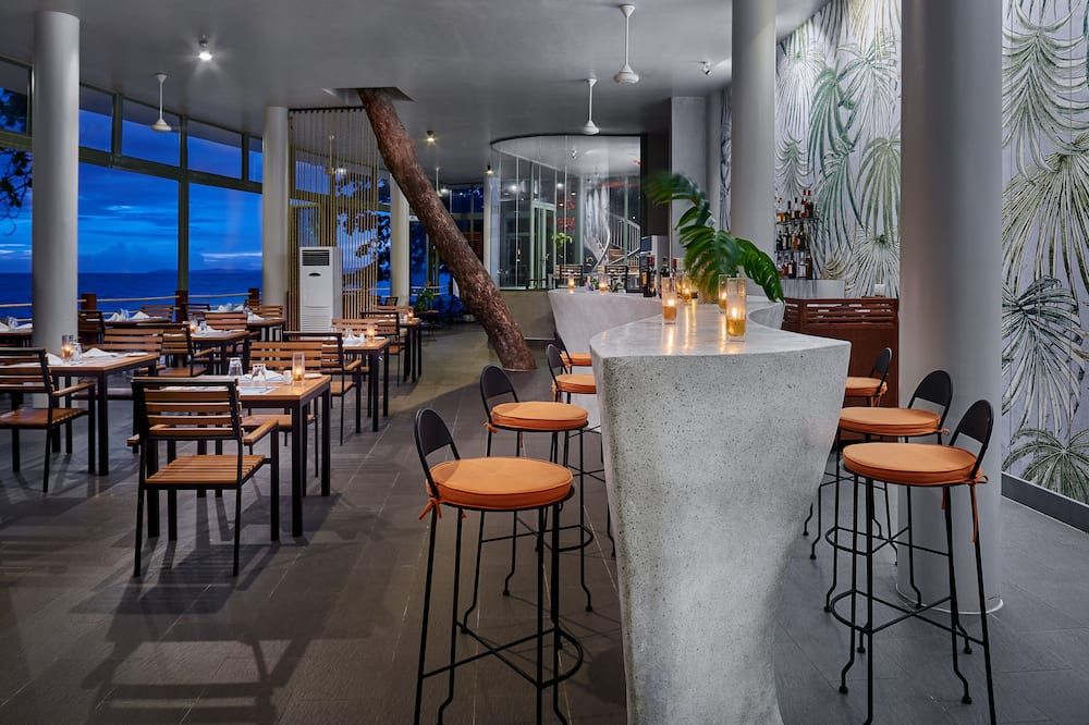 Independence Hotel Resort & Spa - סיהנוקוויל - מסעדה