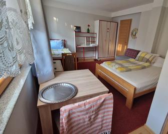 Guesthouse Rose - Sarajevo - Slaapkamer