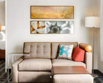 TownePlace Suites by Marriott Atlanta Airport North - Hapeville - Вітальня