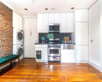 New York Stylish 2BR Apartment in Manhattan - New York - Kitchen