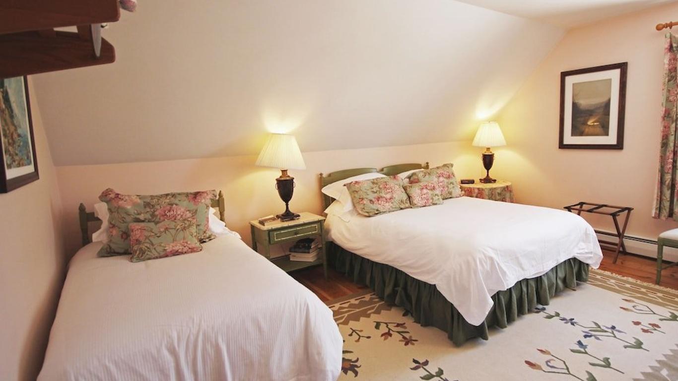 Highland Lake Inn