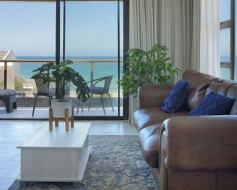 Mykonos Luxury Beachfront Accommodation - Saint Francis Bay - Living room