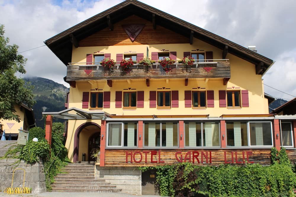 Die Lilie / Hotel Garni - רוטה - בניין