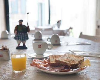 Bandama Golf Hotel by Airnest - Las Palmas de Gran Canaria - Food