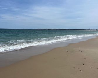 Newly Renovated, Private Oasis!- AC for summer months! - Block Island - Beach