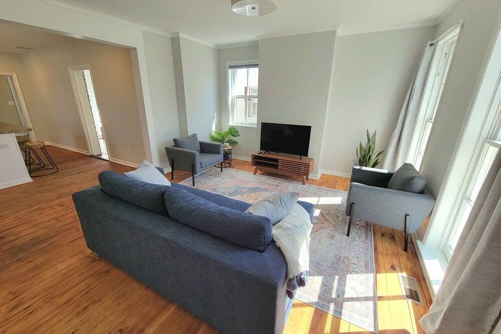 Historic Creekside Home - 2br 2.5ba - Downtown North East