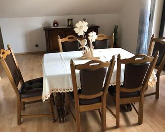 Dachgeflüster - Gersheim - Comedor