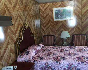 Sunset Motel - Lake Bluff - Bedroom