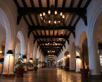 مونتوك مانور - مونتوك - ردهة