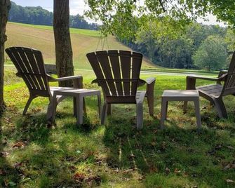 Heron`s Hollow- The Barn with hot tub! - Stewartstown - Patio