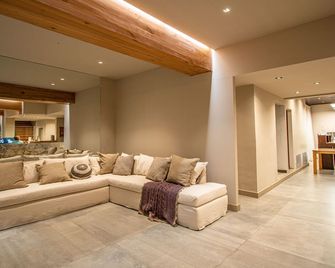 هوتل تانكويلي - سان مارتن دي لوس أندس - غرفة معيشة