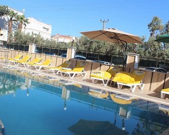 Grand Gazella Delux Otel - Erdek - Pool
