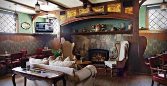 Historic Santa Maria Inn - Santa Maria - Living room