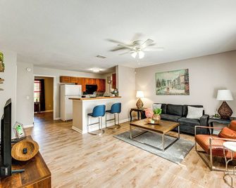Universities, Parks and More Getaway in Tallahassee - Tallahassee - Living room