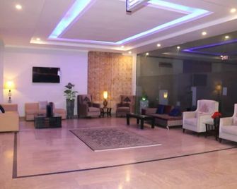 Beverly Inn Hotel - Lahore - Lobby