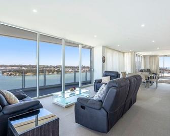 Bridgepoint 1005 - Mandurah - Living room