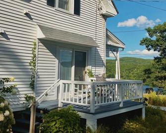 Harvest Barn Inn - Bellows Falls - Edificio