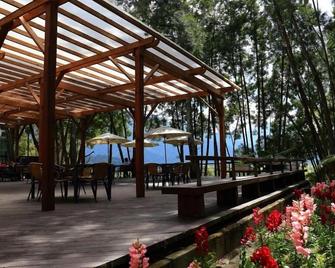 Sun Moon Lake Bamboo Rock Garden - נאנטו סיטי - פטיו