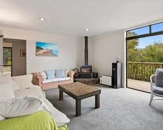 Hillside Hideaway - Kaiteriteri Holiday Home - Kaiteriteri