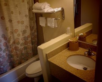 Chandler Inn - Chandler - Bathroom