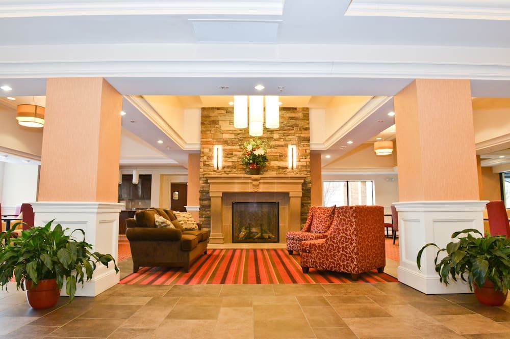 Lobby view of Penn Wells Lodge
