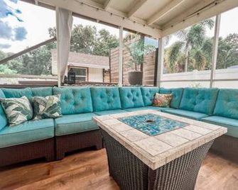 Amazing South Tampa Home - Tampa - Living room