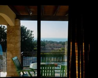 Adonis Villa - Coral Bay - Balkon