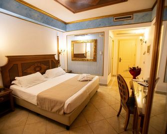 Hotel Il Principe - מילאצו - חדר שינה