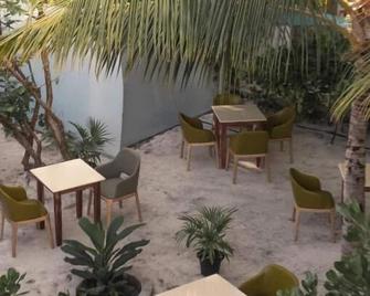 Bageechaa Stay - Dharavandhoo - Patio